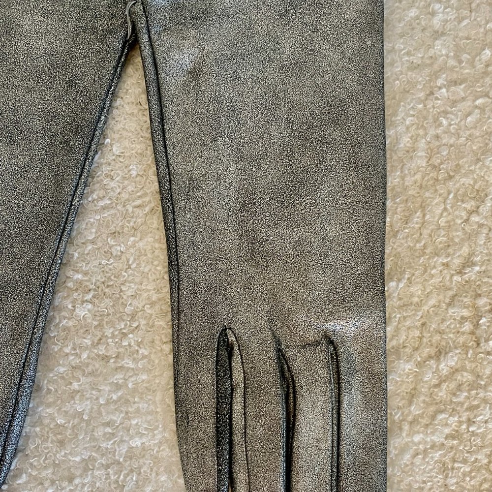 NWT CARLO PAZOLINI leather silver gloves with silk lining - Picture 3 of 10